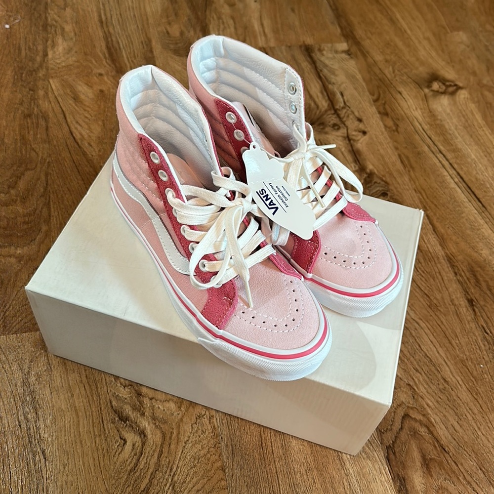 Van & Aritzia special edition pink sneaker